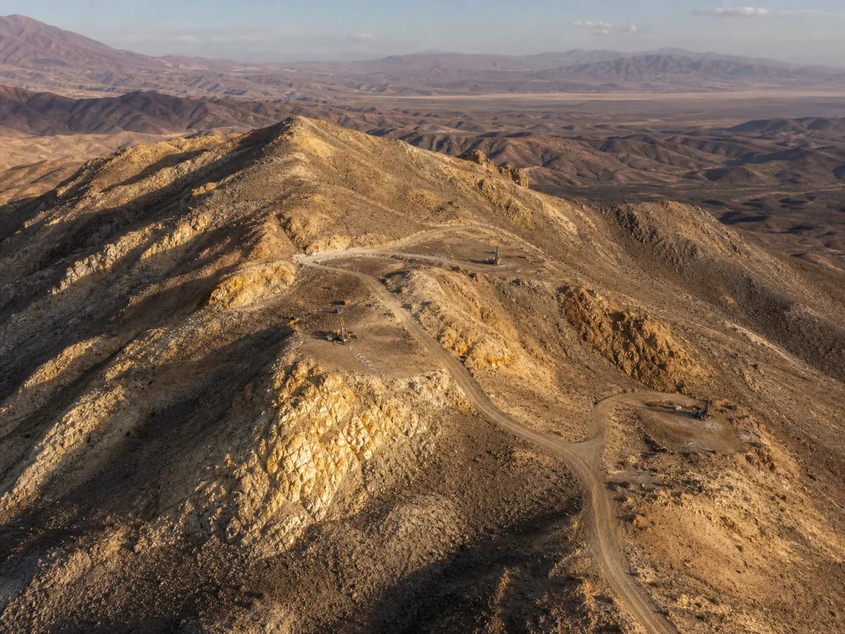 Terreno aurífero del proyecto Arenisca Dorada en Copiapó, Región de Atacama